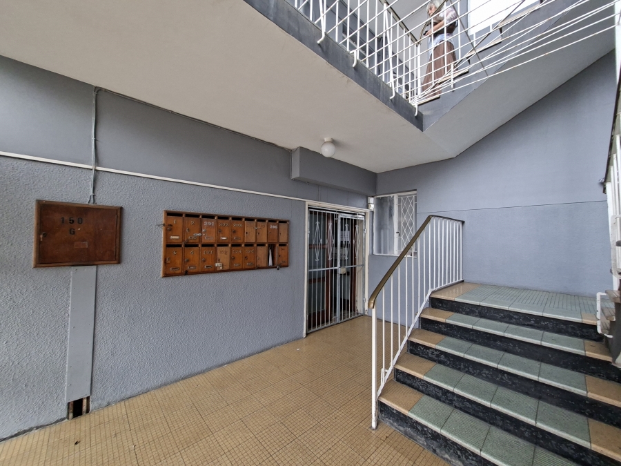 2 Bedroom Property for Sale in Uitenhage Central Eastern Cape